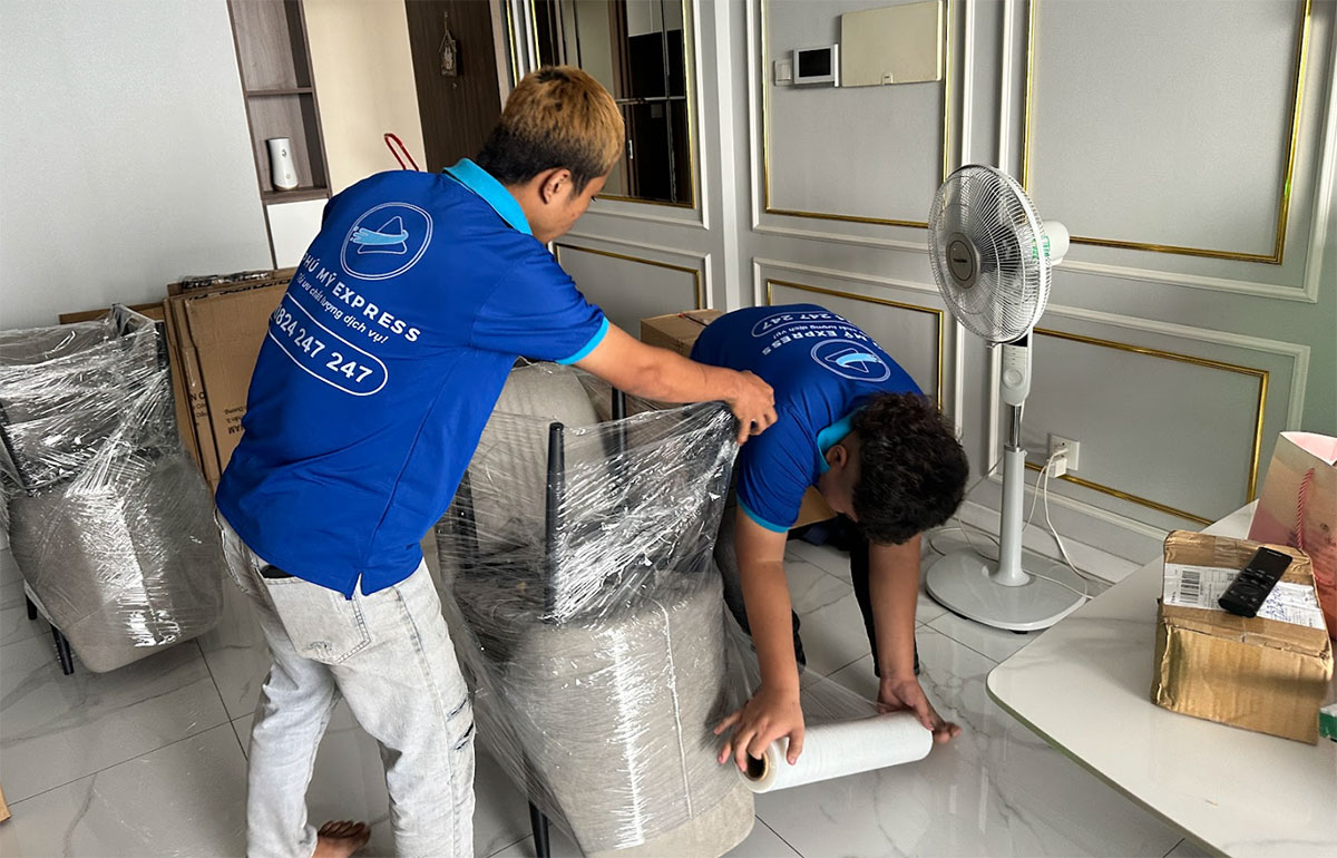 nhan vien chuyen nha dien hong