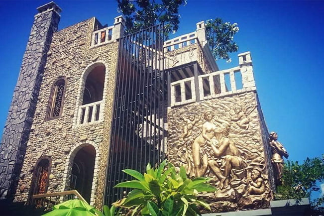 cà phê lâu đài đá tân phú