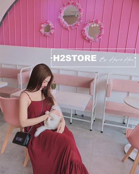 pinkroom quan 5